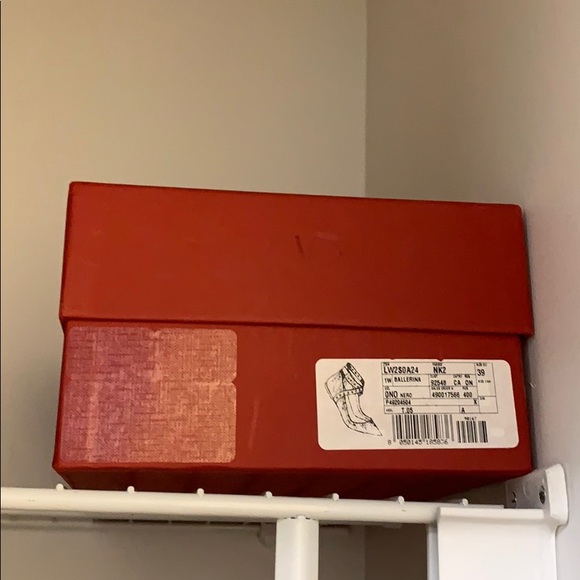 valentino flats, 99% new - Picture 4 of 4